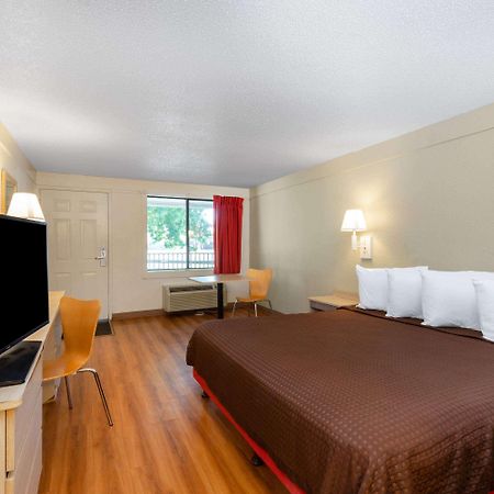 Travelodge By Wyndham Essington / Philadelphia Airport Екстер'єр фото