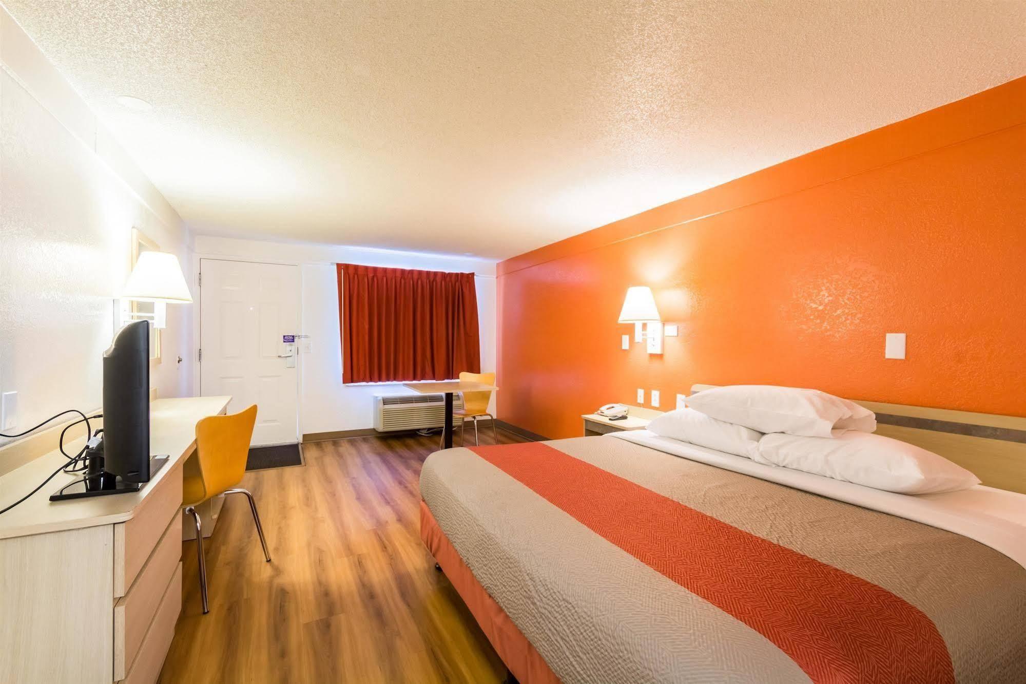 Travelodge By Wyndham Essington / Philadelphia Airport Екстер'єр фото