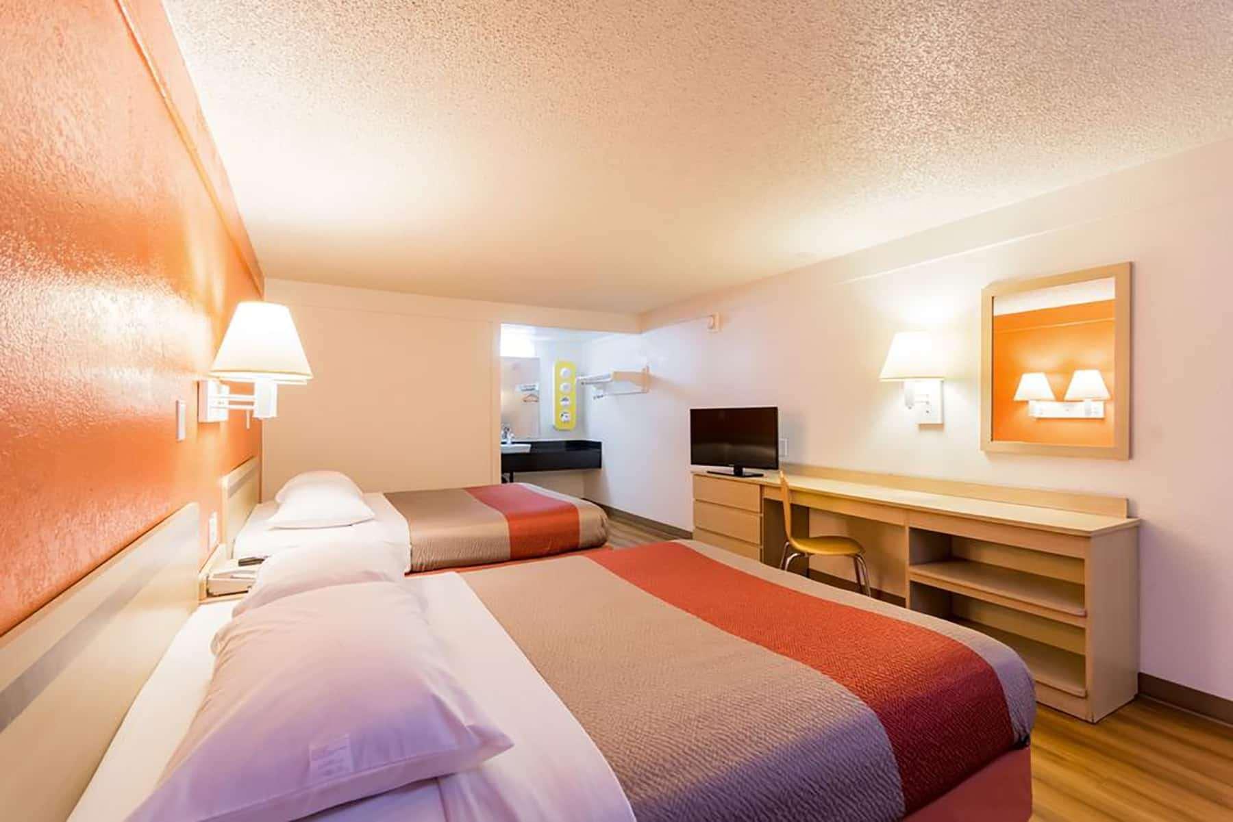 Travelodge By Wyndham Essington / Philadelphia Airport Екстер'єр фото