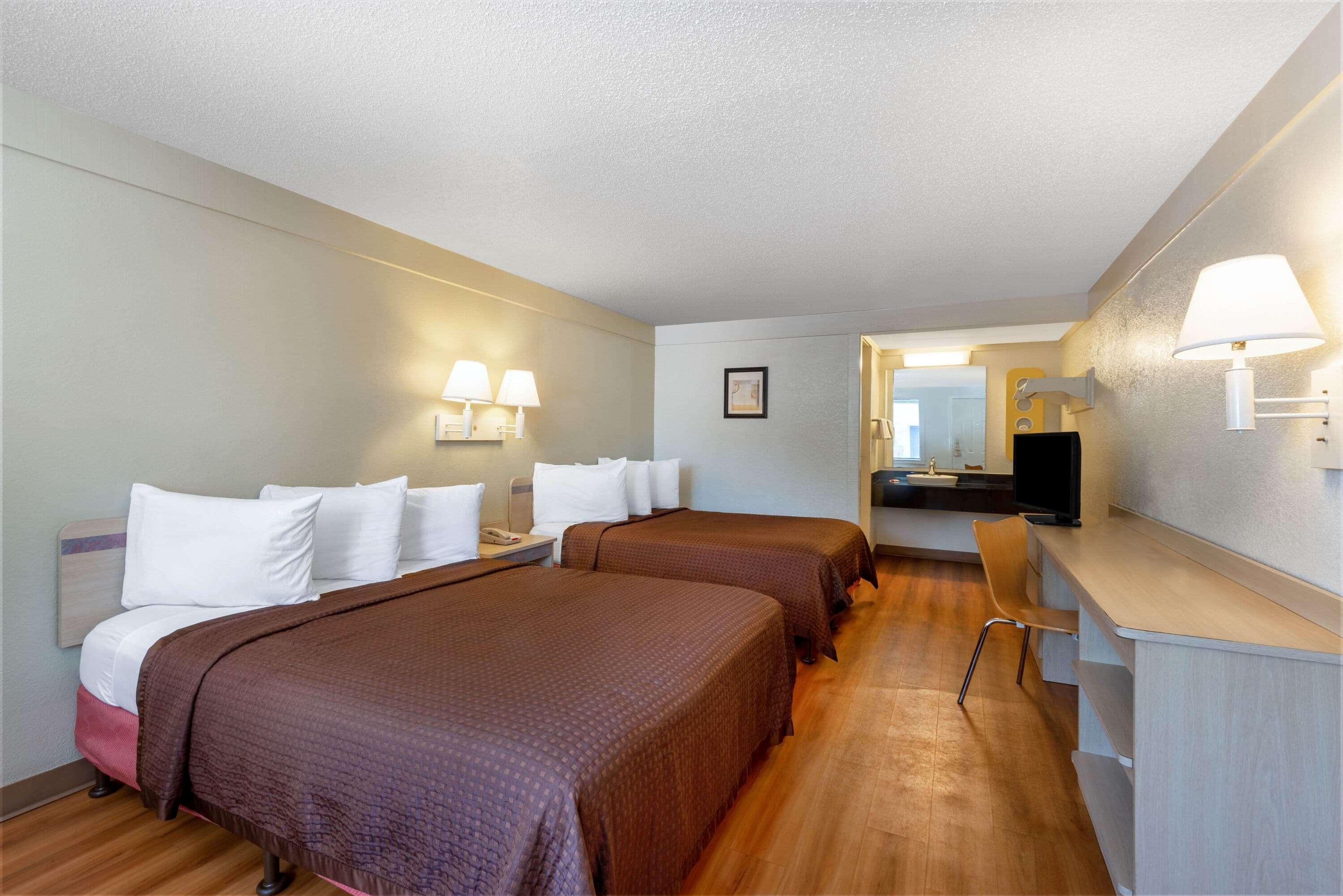 Travelodge By Wyndham Essington / Philadelphia Airport Екстер'єр фото