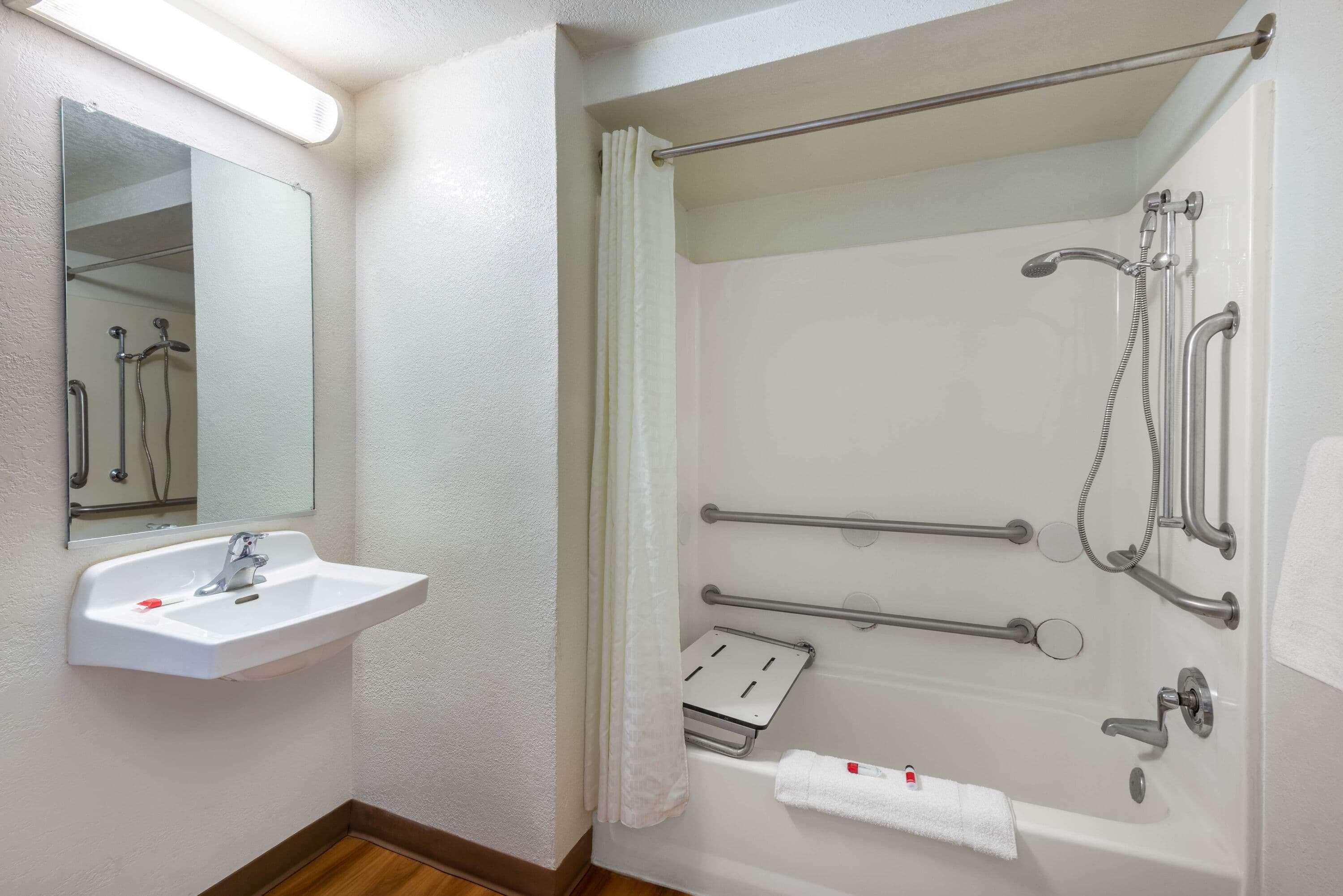 Travelodge By Wyndham Essington / Philadelphia Airport Екстер'єр фото