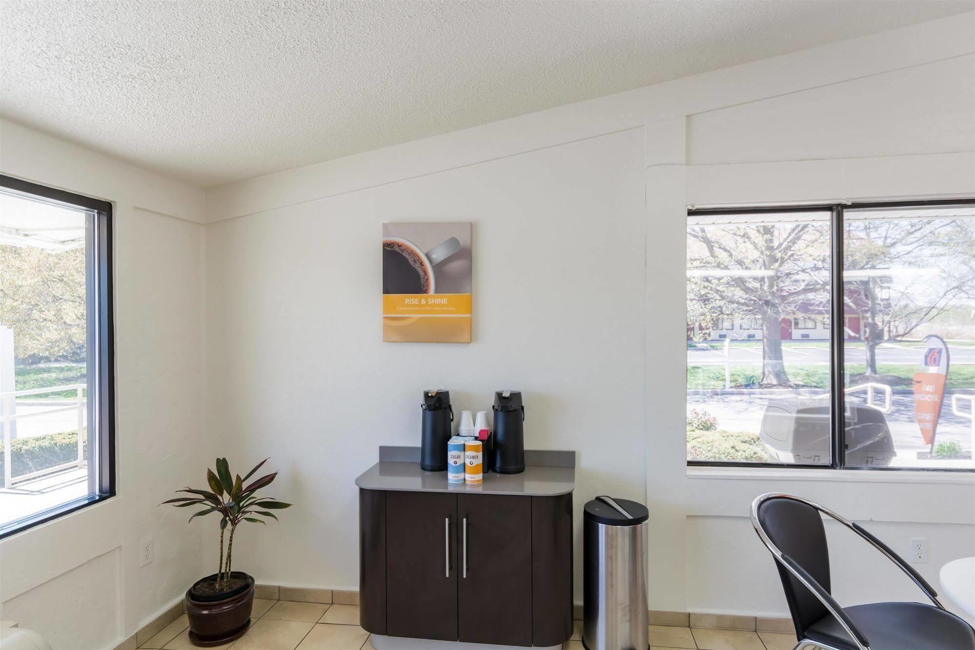Travelodge By Wyndham Essington / Philadelphia Airport Екстер'єр фото