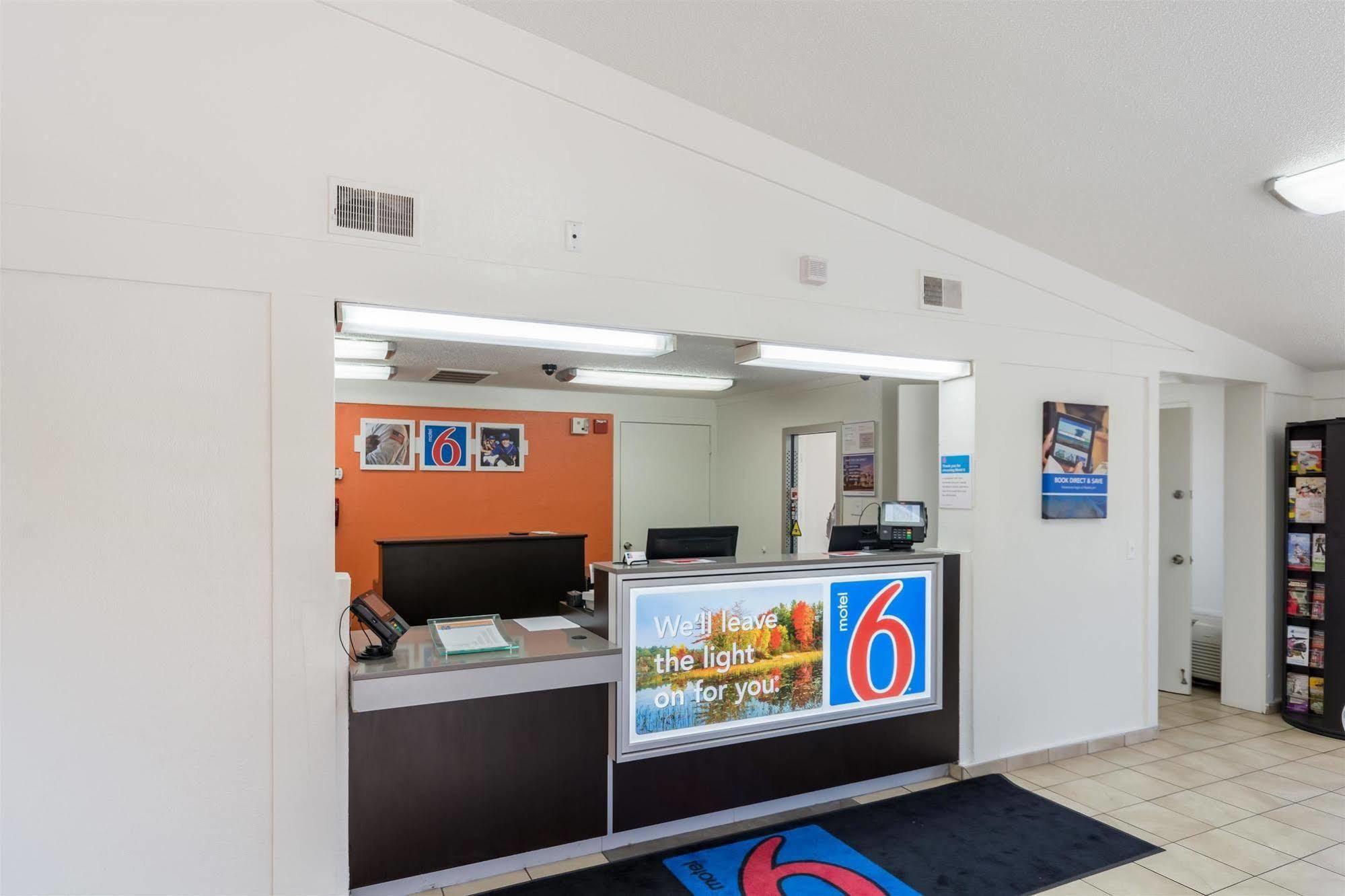 Travelodge By Wyndham Essington / Philadelphia Airport Екстер'єр фото